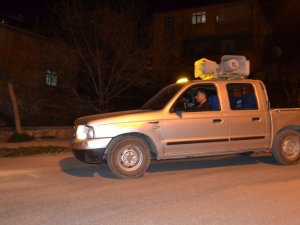 Sahura İlahiler İle Kalkıyorlar