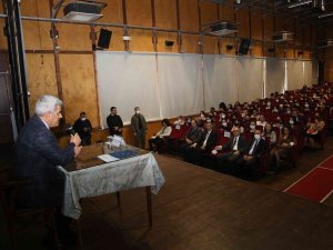 Rektör Hülagü, Öğrencilere Tecrübelerini Aktardı