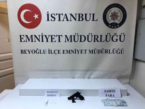 Polisten Kaçan Firari Suç Makineleri Yakalandı: Konsol Zulasından Silah, Uyuşturucu Ve Sahte Para Çıktı