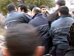 Minibüs Şöförleri Kavga Etti: 1 Yaralı