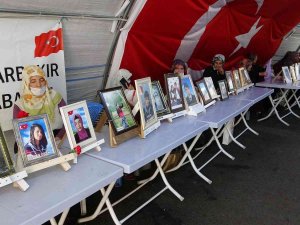 Diyarbakır Anneleri Ramazan Ayında Da Evlatlarının Yolunu Gözlüyor