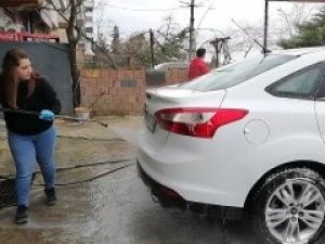 Kadın Girişimciler Seyyar Satıcılığı Bırakıp Oto Yıkama Açtılar