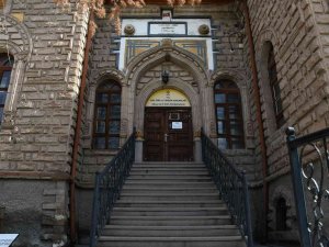 Aksaray’ın İlk Valisi Tarafından Yaptırılan “Bilgi Yurdu” 96 Yıldır Hizmet Veriyor