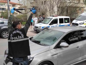 Yola İlk Adımını Attığı Esnada Otomobilin Çarptığı Eczaneci Ağır Yaralandı