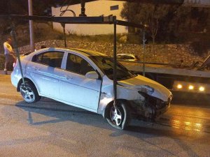Aydınlatma Direğini Devirerek Durabildi