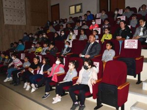 Altınova’da Öğrencilerin Sinema Keyfi