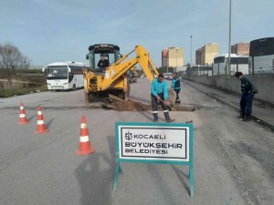 Gebze’de Bozulan Yollarda Çalışma Yapılıyor