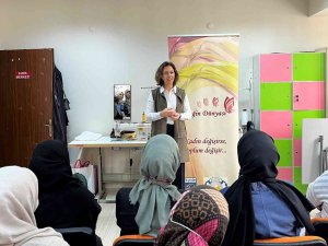 Veli, Öğretmen Ve Öğrenci Üçgeninde Etkili Ve Başarılı İletişim