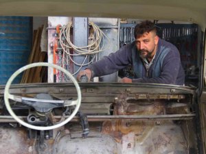 Kızının Okuması İçin Birlikte Üniversite Sınavına Girmişti, Şimdi 3. Üniversitesini Bitirmeye Çalışıyor