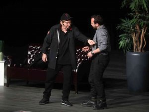 Tiyatro Festivali Ali Poyrazoğlu İle Sona Erdi