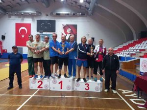 Söke Belediyespor Masa Tenisi’nde Sezonu 9 Kupayla Kapattı