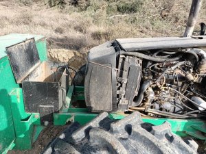 2 Adet Akü Ve Elektrik Direğini Parçalayarak Çalan 4 Kişi Yakalandı