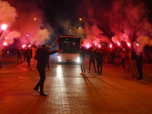 Tki̇ Tavşanlı Linyitspor’a Deplasman Dönüşü Coşkulu Karşılama