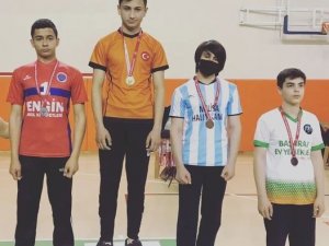 Köprüören Tek Termik Ortaokulu Öğrencilerinin Bilek Güreşi Başarısı