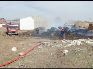 Alevler 100’e Yakın Saman Balyasını Küle Çevirdi