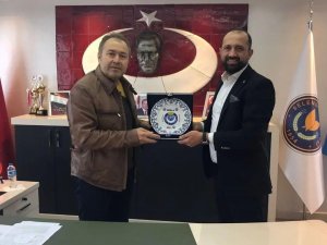 Selendi’de Belediye Çalışanlarını Sevindiren İmza