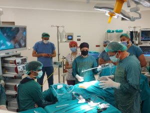 Hekimlere Canlı Ameliyat Sunumu Yapıldı