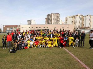 Şampiyon Talasgücü Belediyespor