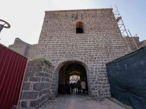 Sur Saraykapı Yaya Trafiğine Açıldı