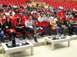 Nevü’de ’Kruvaziyer Turizmi Ve Turizmde Yurt Dışı İ̇ş Olanakları’ Konulu Konferans Düzenlendi