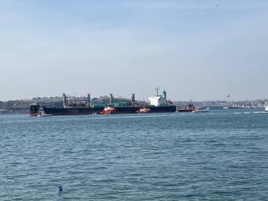 Haydarpaşa Limanı Açıklarında Karaya Oturan Gemiyi Kurtarma Çalışmaları Tekrar Başladı