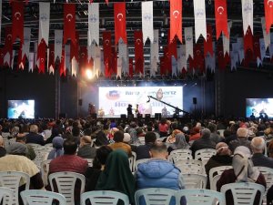 Elazığ’da Ramazan Etkinliklerinin İkinci Gününde Uğur Işılak Sahne Aldı