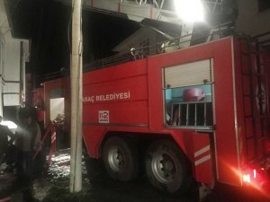 Kastamonu’da İki Katlı Evin Çatısı Yandı