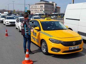 Eminönü’nde Taksiler Tek Tek Denetlendi