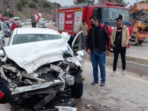 Orta Refüjü Aşarak Karşı Şeride Geçen Çöp Kamyonu Dehşet Saçtı