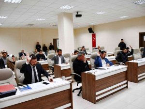 İ̇znik Belediye Meclisi Sahildeki Kaçak Yapılaşmanın Önünde Geçecek