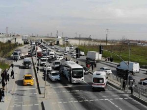Arnavutköy’de Zincirleme Kaza, 6 Araç Birbirine Girdi
