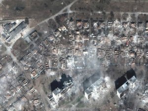 Rus Bombardımanı Altındaki Mariupol’deki Yıkım Görüntülendi