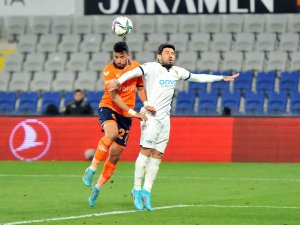 Spor Toto Süper Lig: Başakşehir: 1 - Yeni Malatyaspor: 0 (İ̇lk Yarı)