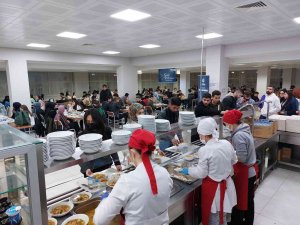 Üniversite Öğrencileri İftar Sofralarında Buluşuyor