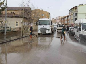 Bayburt’ta Çevre Temizlik Çalışmaları Sürüyor