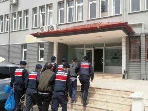 Kabloları Keserek Eriten 2 Kişi Suçüstü Yakalandı
