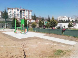 Derince’de Yeşil Alanlar Yaza Hazırlanıyor