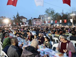 Birlik Ve Beraberlik Ruhu Büyükşehir İftarlarında Yaşanıyor