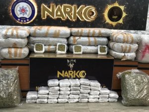 İ̇stanbul’da Minibüste 190 Kilogram Hint Keneviri Ele Geçirildi