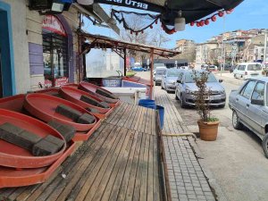 Mayın Korkusu Balıkçılar Kepenk Kapattı