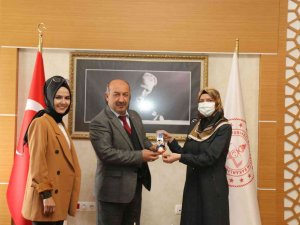 Müdür Başyiğit’e ’Isınıyoruz, Tükeniyoruz’ İsimli Proje Tanıtıldı