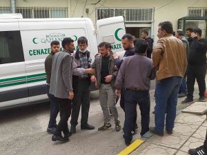 Boya Yaparken Yüksekten Düşen İşçi Olay Yerinde Hayatını Kaybetti