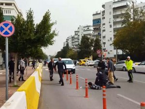 Antalya’da Eski Enişte Tekerlekli Sandalyeyle Geldiği Adliye Önünde Dehşeti Yaşattı