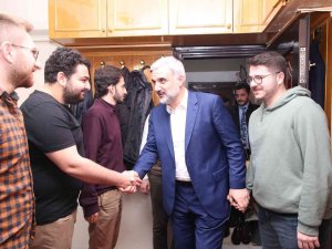 Ak Parti İ̇stanbul İ̇l Başkanı Kabaktepe Öğrencilerle Sahur Yaptı