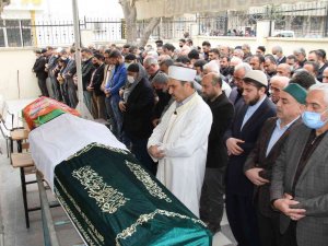 Elazığ’da Öldürülen Anne Ve Kızı Son Yolculuklarına Uğurlandı