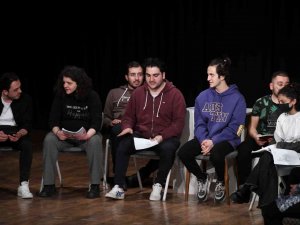 Esenyurtlu Gençler Sınavlara Tiyatro Akademisi’nde Hazırlanıyor