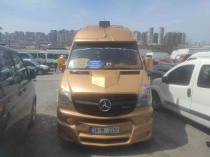 "Hız Yapma" Diye Kendisini Uyaran Yolcuları Araçtan İndiren Minibüs Şoförü Yakalandı