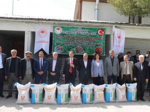 Elazığ’da Çiftçilere Tohum Desteği Sağlandı