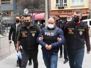 Husumetlisini Öldürdükten Sonra Polise Teslim Olan Şüpheli Adliyeye Sevk Edildi