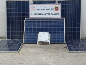 Güneş Paneli Hırsızları Yakalandı